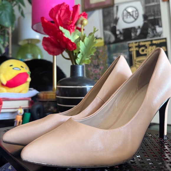 NUDE HEELS. - Picture 1 of 4